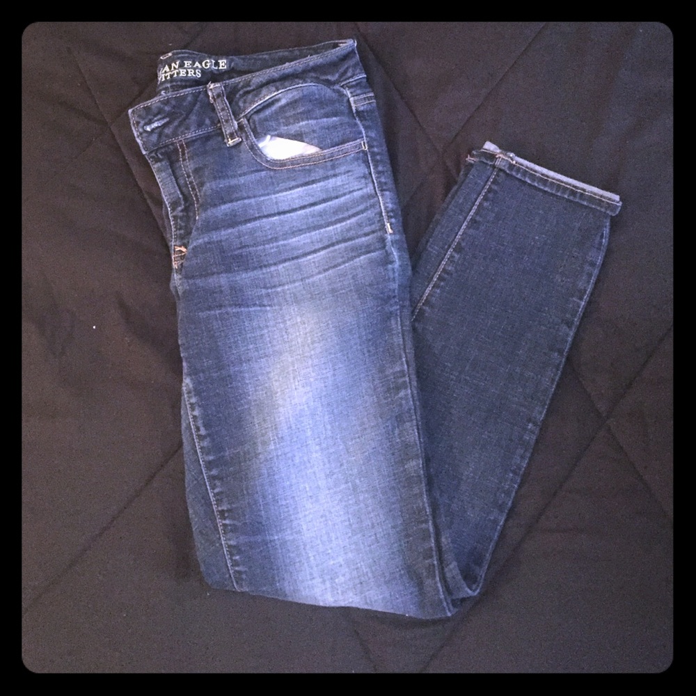 8 Short American Eagle Jeggings