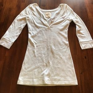 Hollister cream Henley