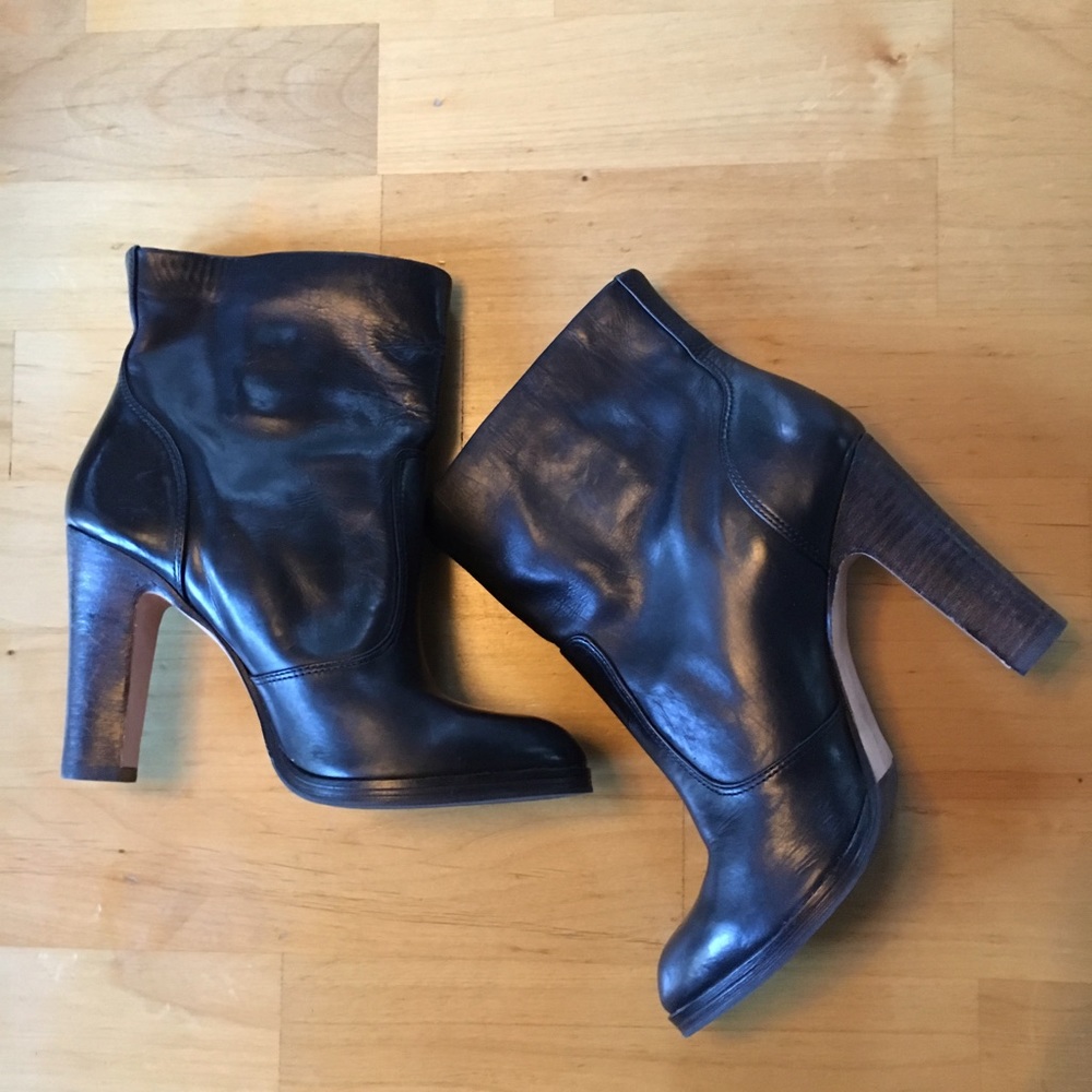 NWOT Elie Tahari Black Leather Heeled Booties