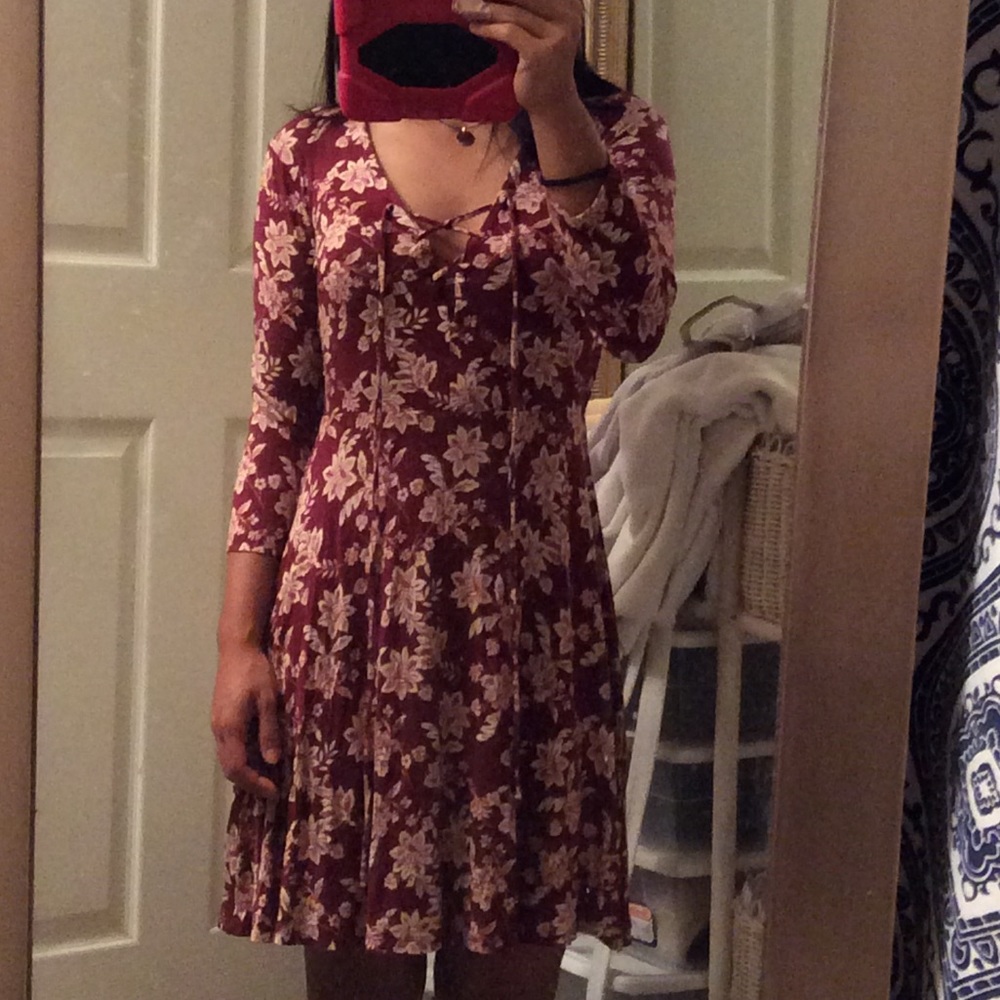 Burgundy/red floral lace up long sleeve dress