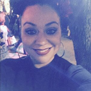 Meet your Posher, Gina