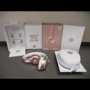 New Apple Beats Solo 2 Wireless in Rose Gold