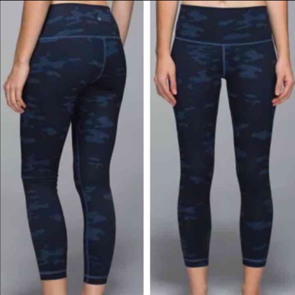 Lululemon blue oil slick crop leggings