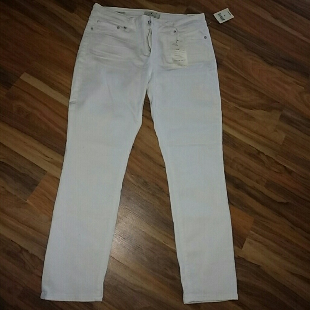 Lucky Brand Lolita Capri 30 flash sale!