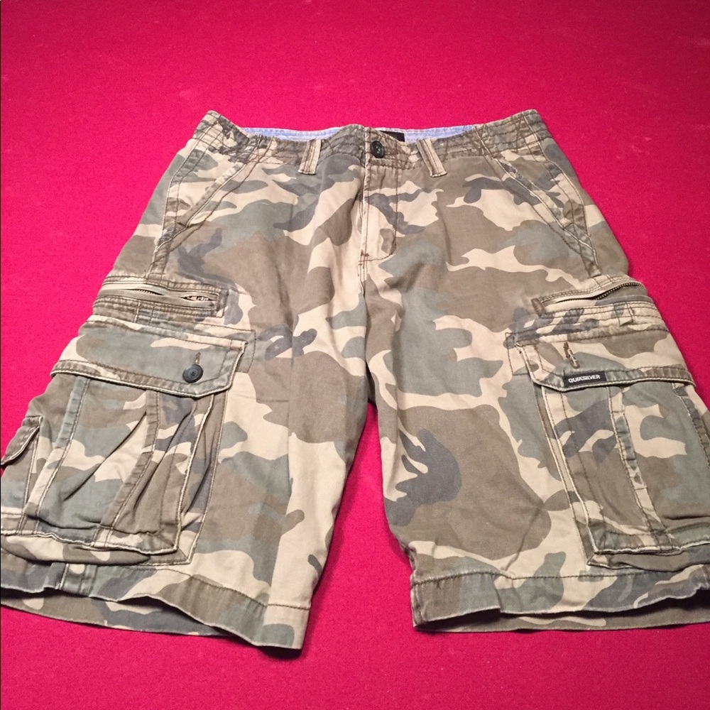 Men's dark camo shorts
