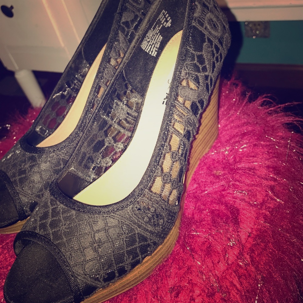 Wedge heel, open toe