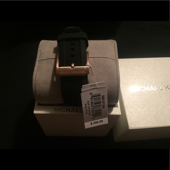 Brand New Michael Kors Watch - Picture 2 of 3