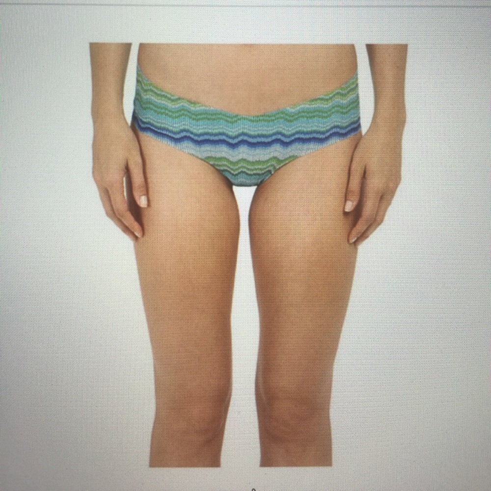Commando girl short