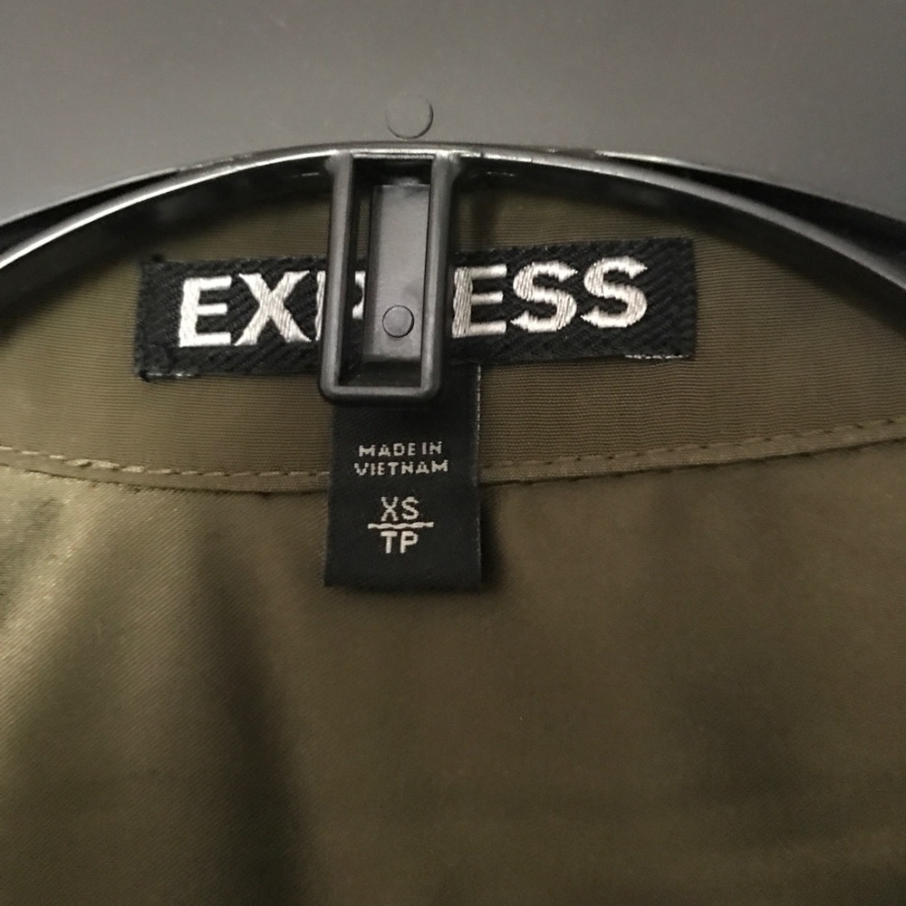 Express dress - Picture 2 of 3