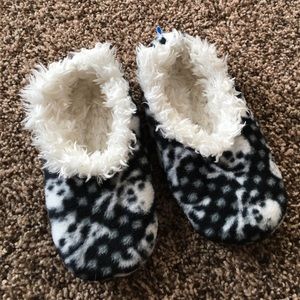 SNOOZIES SLIPPERS KIDS SIZE 11/12