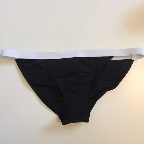 Beach Babe • Mod Bikini - Picture 6 of 8