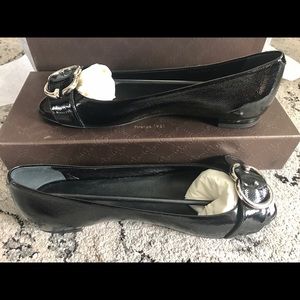 BNWT Gucci "Salandia" peep toe flat black 7