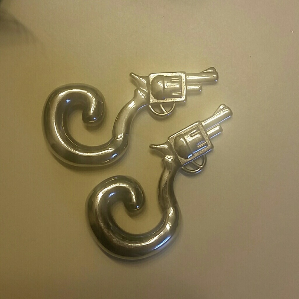 00 pistol earrings