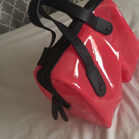 Hunter asymmetric duffle bright red plastic purse - Picture 3 of 8