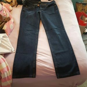 White House/Black Market 6R