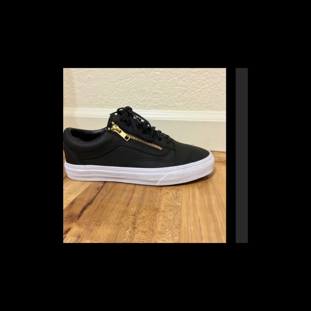 Vans - Picture 2 of 2