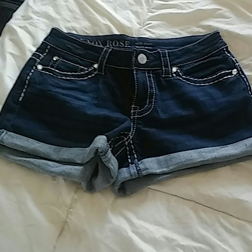 Super cute dark wash shorts  size 6