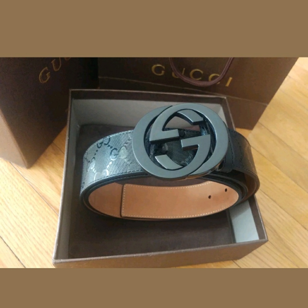 Black Men Gucci belt