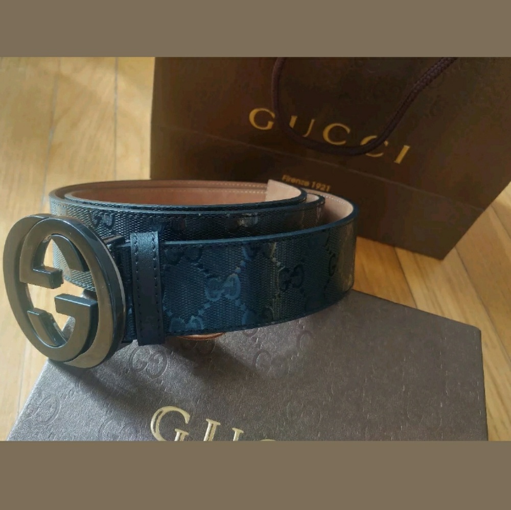 Black Men Gucci belt - Picture 2 of 3