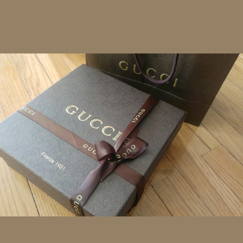 Black Men Gucci belt - Picture 3 of 3