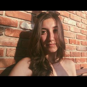 Meet your Posher, Julia