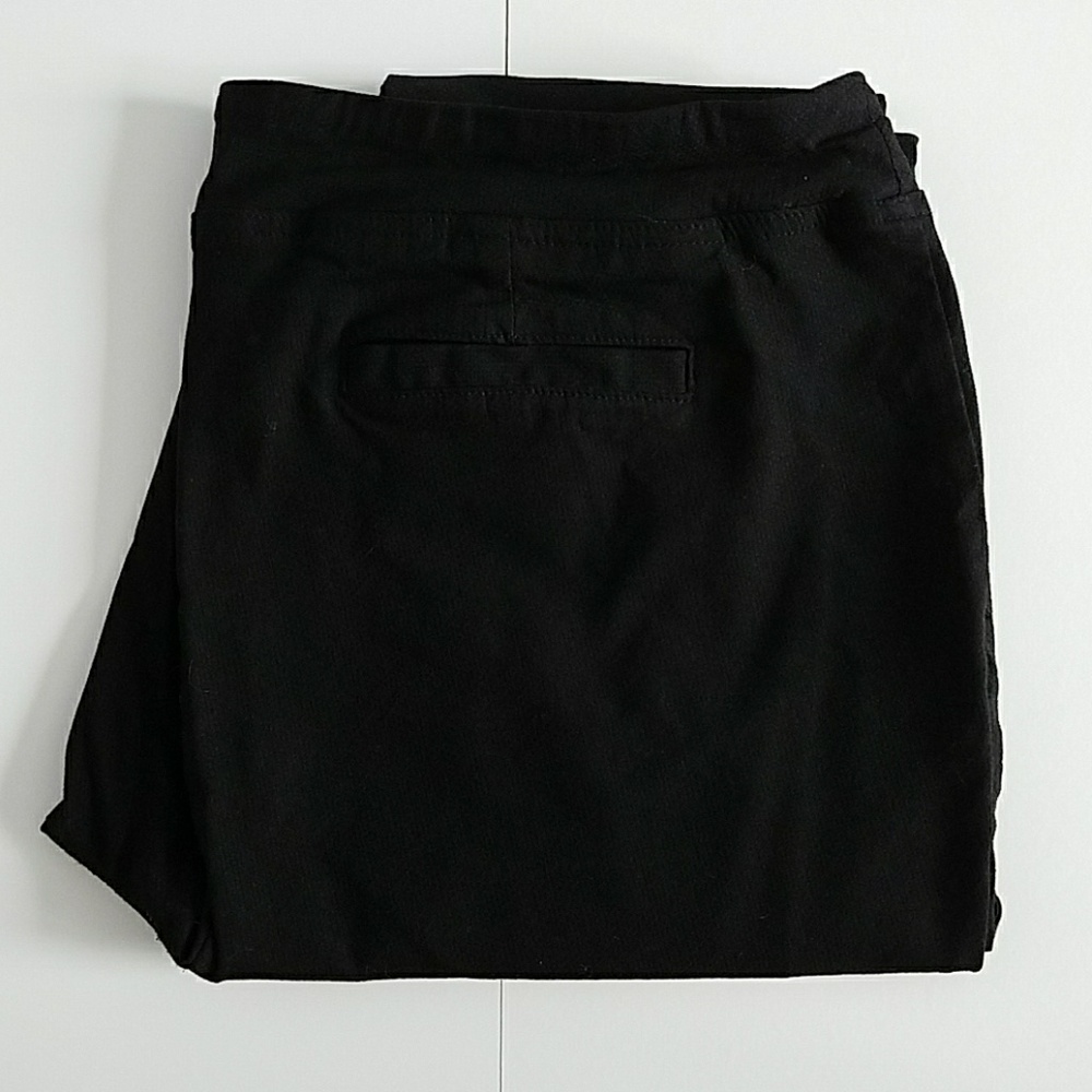 Black Crop Pant
