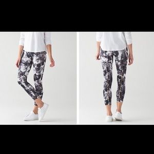 Lululemon high times yoga pants! Only worn once!