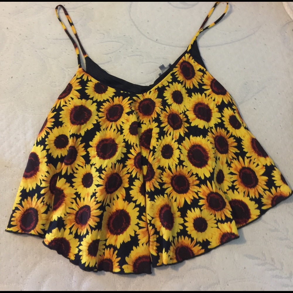 Charlotte Russe sun flower flowy crop