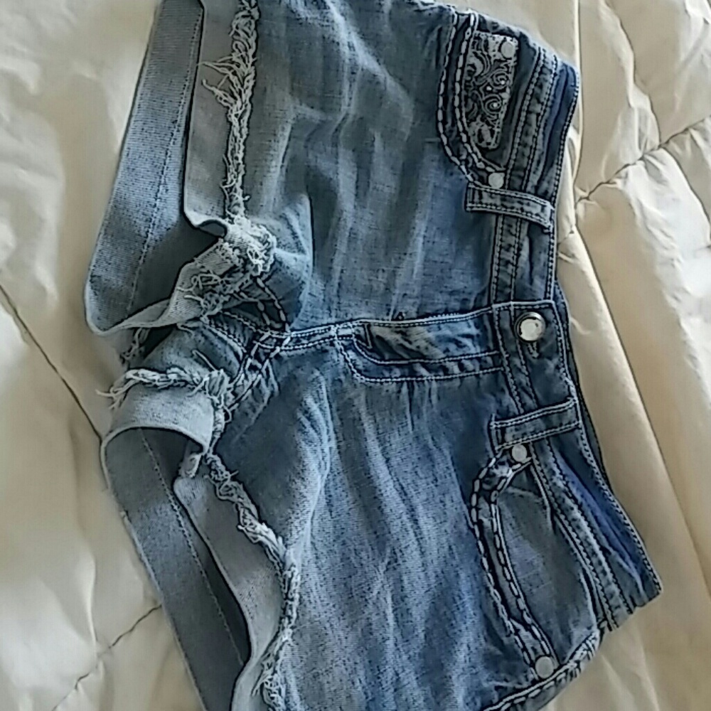 Super Cute almost new Knox Rose shorts size 6