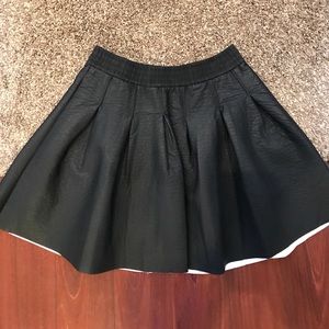 H&M scuba circle skirt size  40 10
