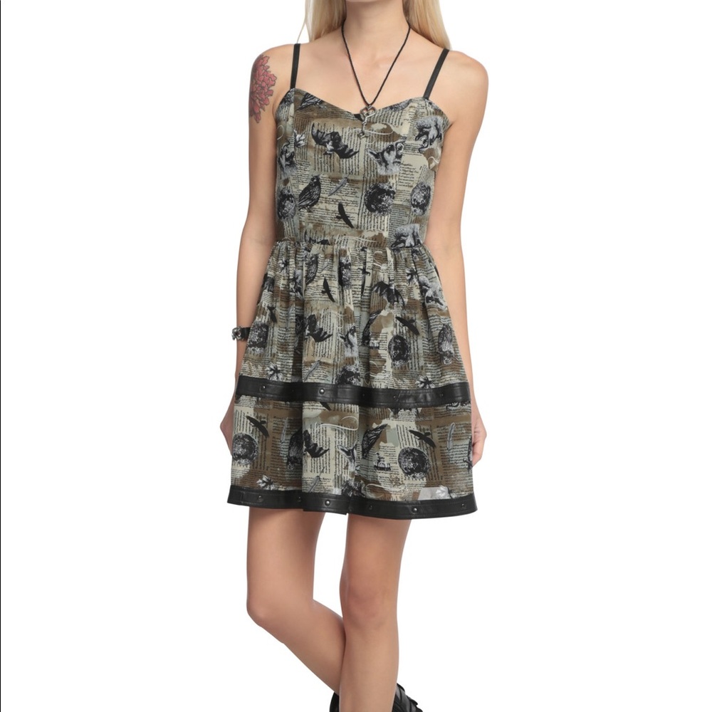 Spin doctor dress from hot topic