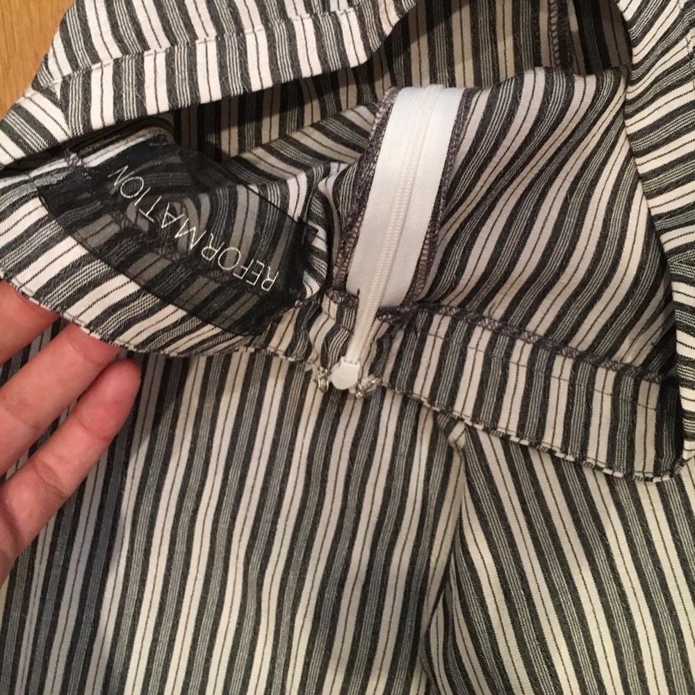 Reformation linen stripped flowing pants - Picture 7 of 8