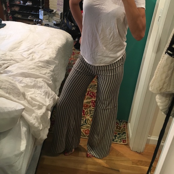Reformation linen stripped flowing pants - Picture 4 of 8