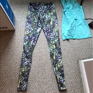 PRINTED LULULEMON LEGGINGS