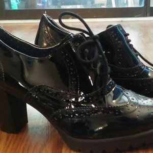 Black Oxford size 6.5 Dexflex Comfort