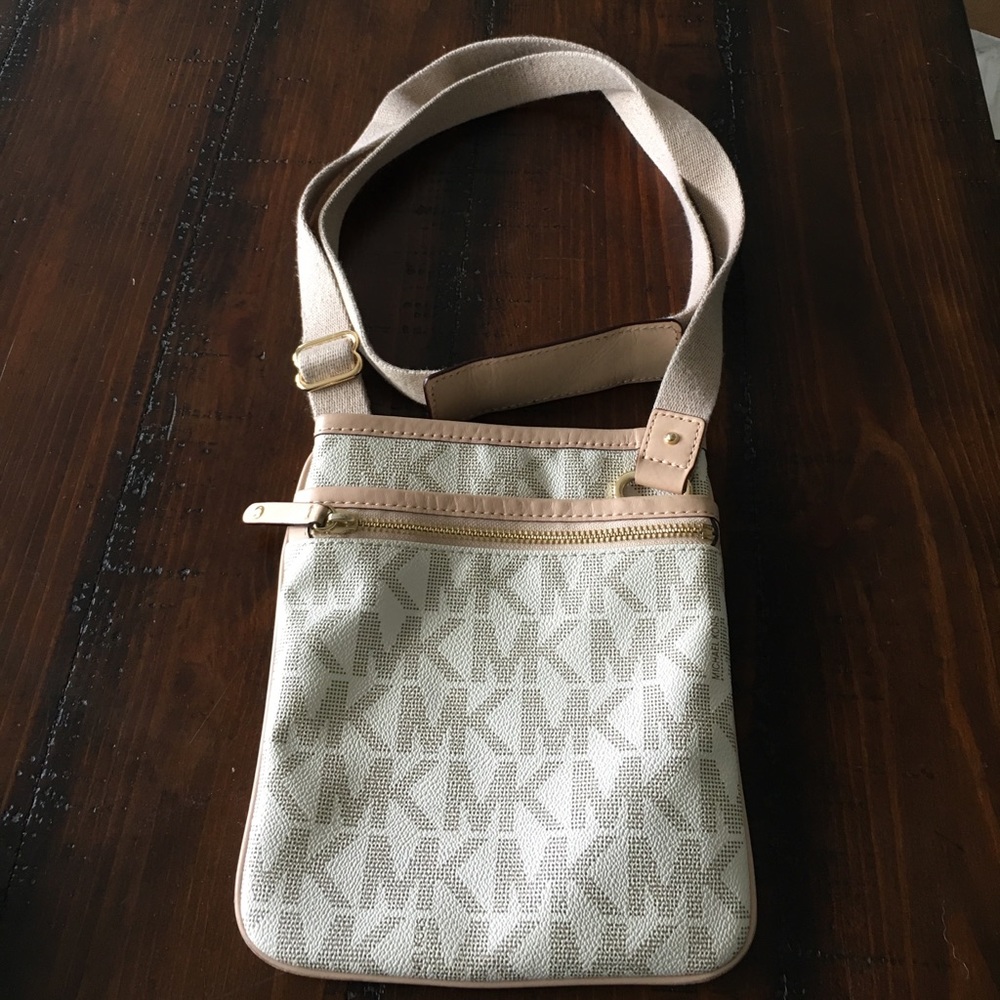 Michael Kors signature crossbody cream,tan,gold