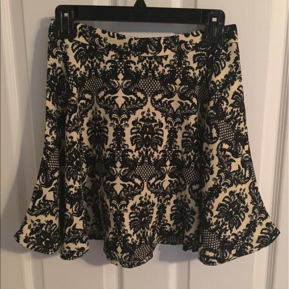 Skirt, never worn, boutique brand Cecico
