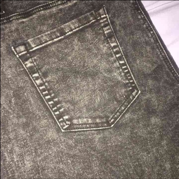 Sold - Picture 3 of 4