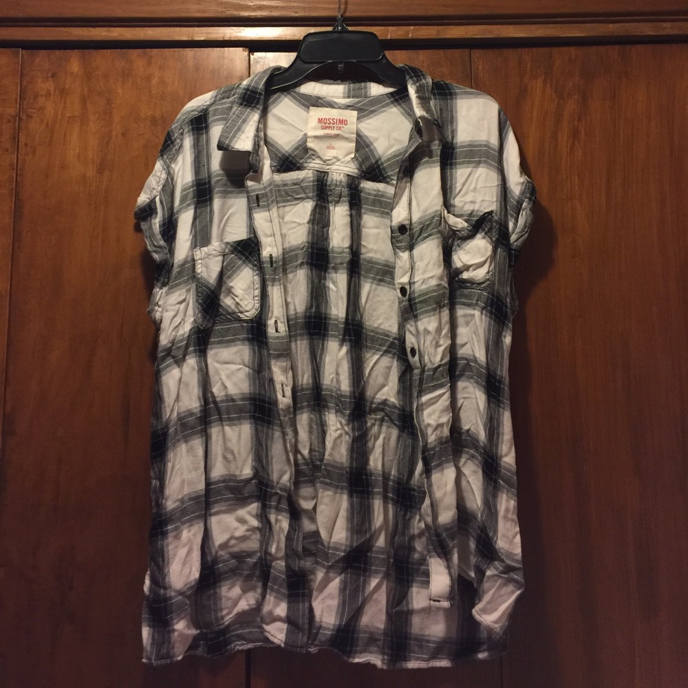 Mossimo Short Sleeve Plaid Button Up