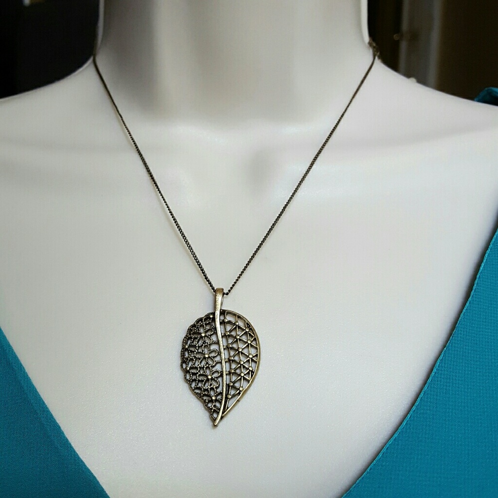 SHA vintage necklace