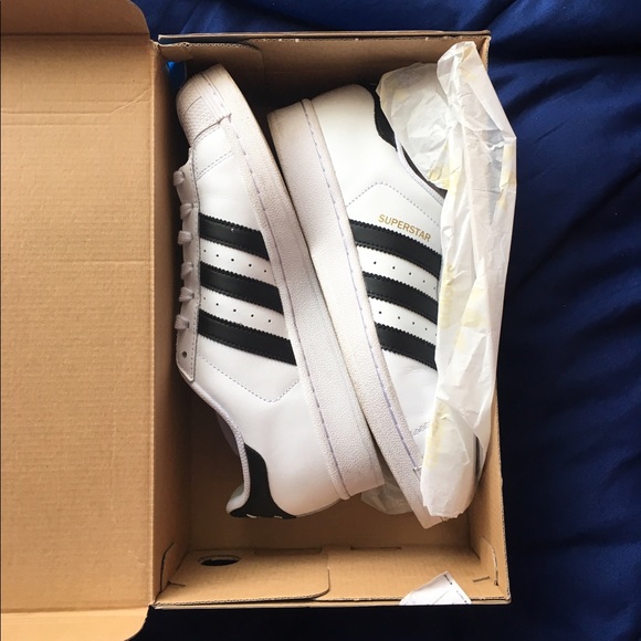 Adidas Superstars Originals - Picture 2 of 4