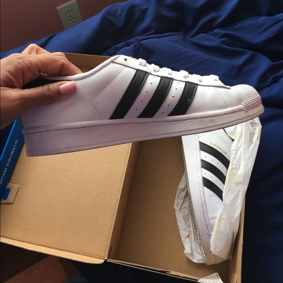 Adidas Superstars Originals - Picture 3 of 4