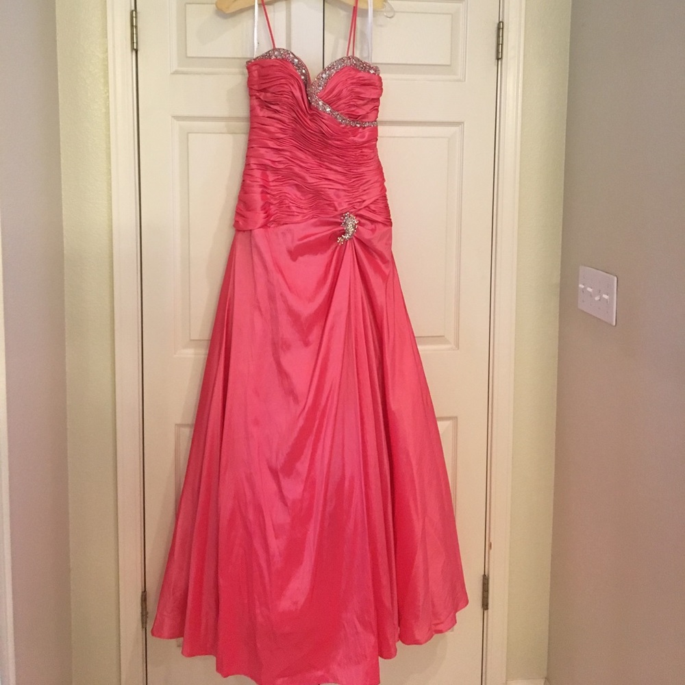 Tony Bowls prom or pageant gown. Beautiful!!!