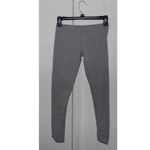 Light gray leggings