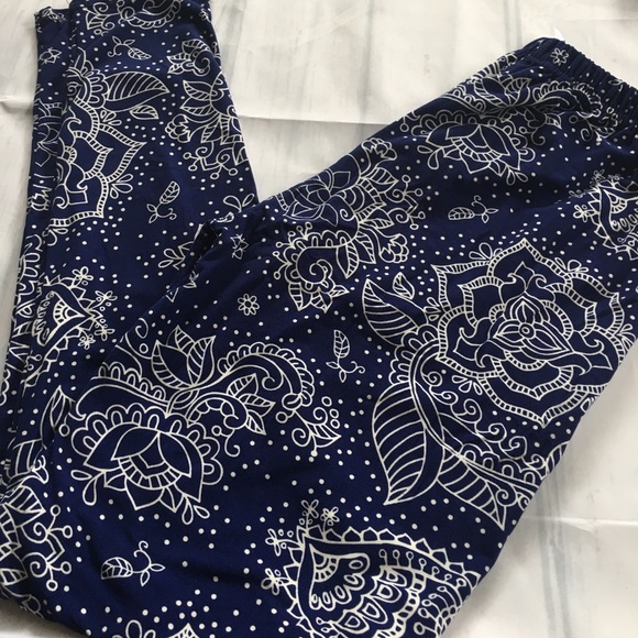 Extra curvy leggings. Amelia james. - Picture 1 of 2