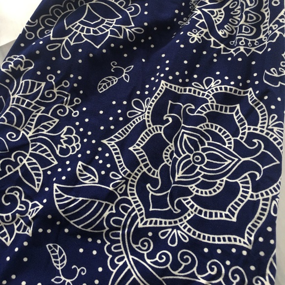 Extra curvy leggings. Amelia james. - Picture 2 of 2