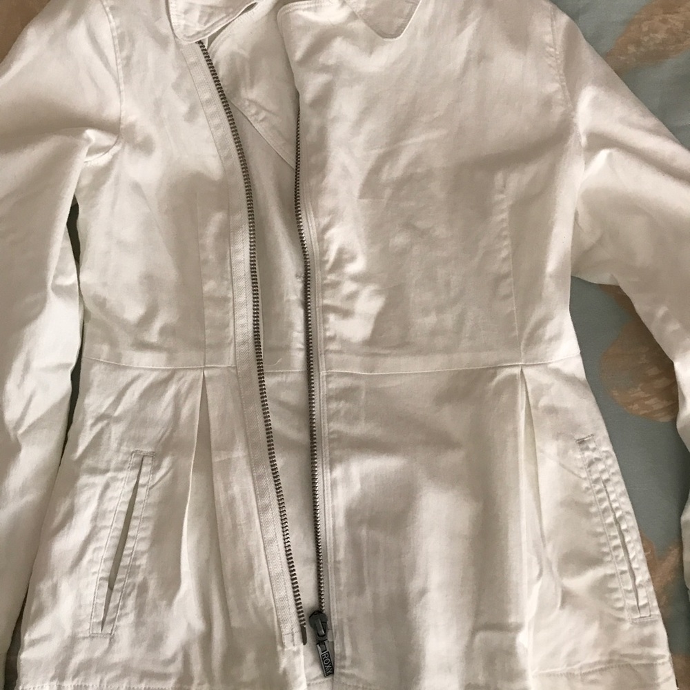 Lightweight Roxy Jacket - Picture 3 of 3