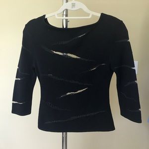 Angelica-Val black crop top