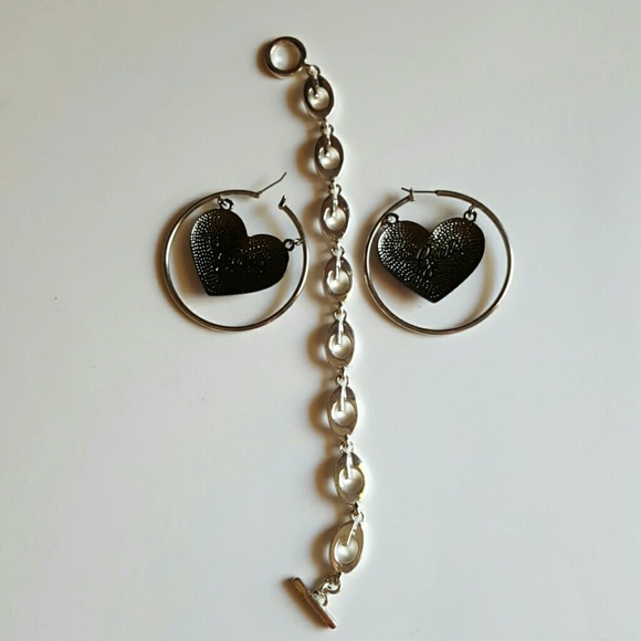 GUESS EARRING N BRACELET NWOT---SILVER - Picture 3 of 4