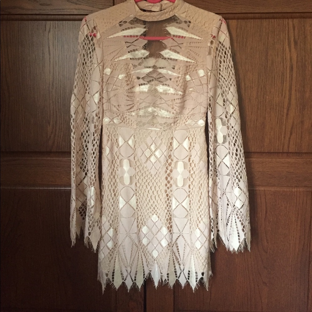 NEW WITH TAGS FREE PEOPLE DECO LACE MINI DRESS